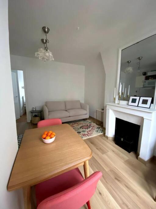 Modern Appartement W/ Tour Eiffel View In The 7Th Paris Eksteriør bilde